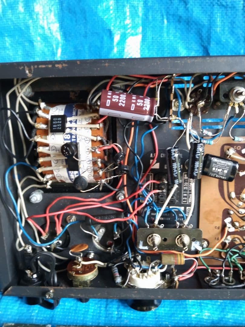 ラックス真空管メインアンプA2500　中古動作品の出品です。