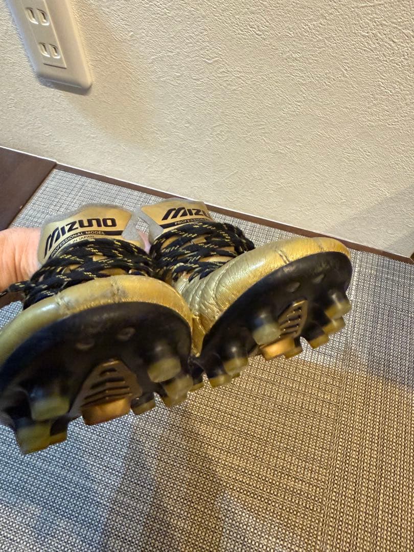 Mizuno ゴールド スパイク　25.5