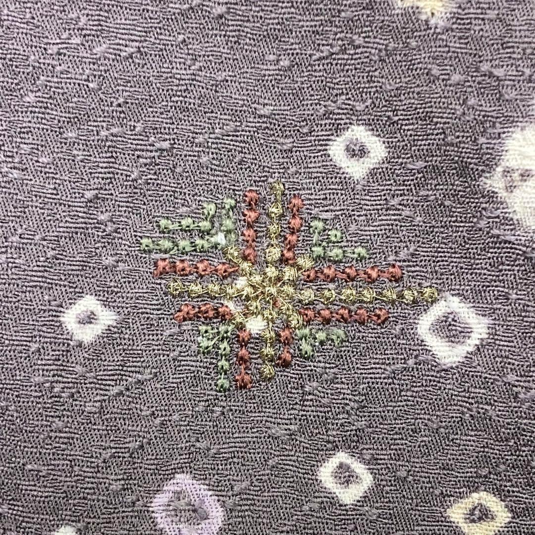 MK-1532 付下げ 絞り 刺繍 菱形 美しい曲線模様 紫鼠色 しつけ糸