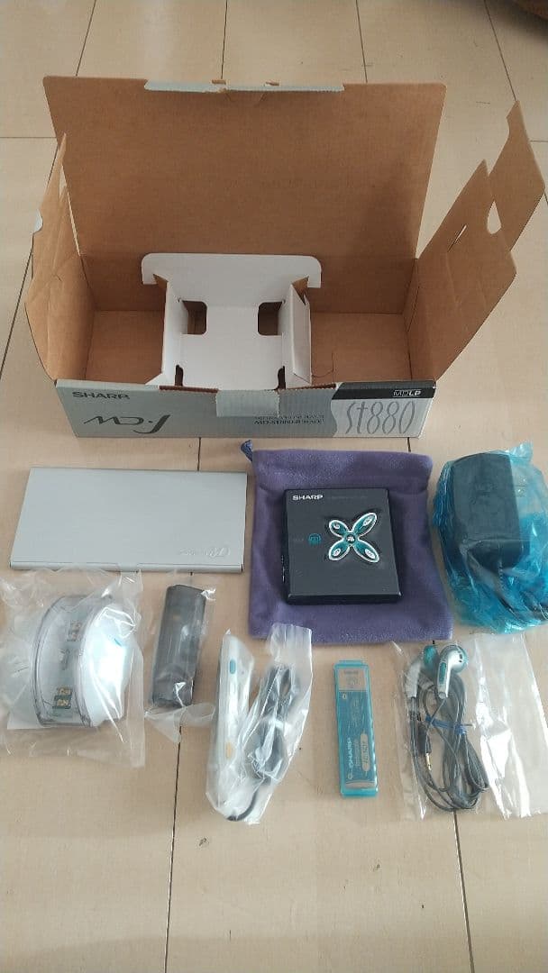 【美品】SHARP ポータブルMDプレーヤー MD ST880-B 通電確認済