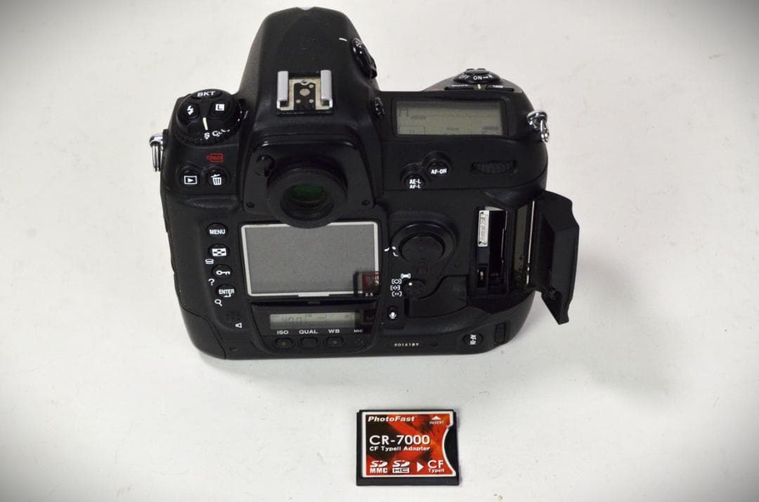 k*s様 動作品 Nikon D2x ボディ 充電器 CF変換 ニコン 上代65