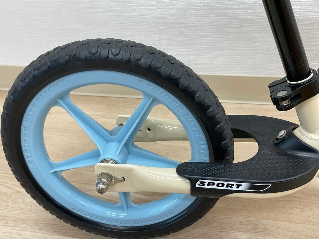 ストライダー ムラサキスポーツ限定色 12インチ STRIDER