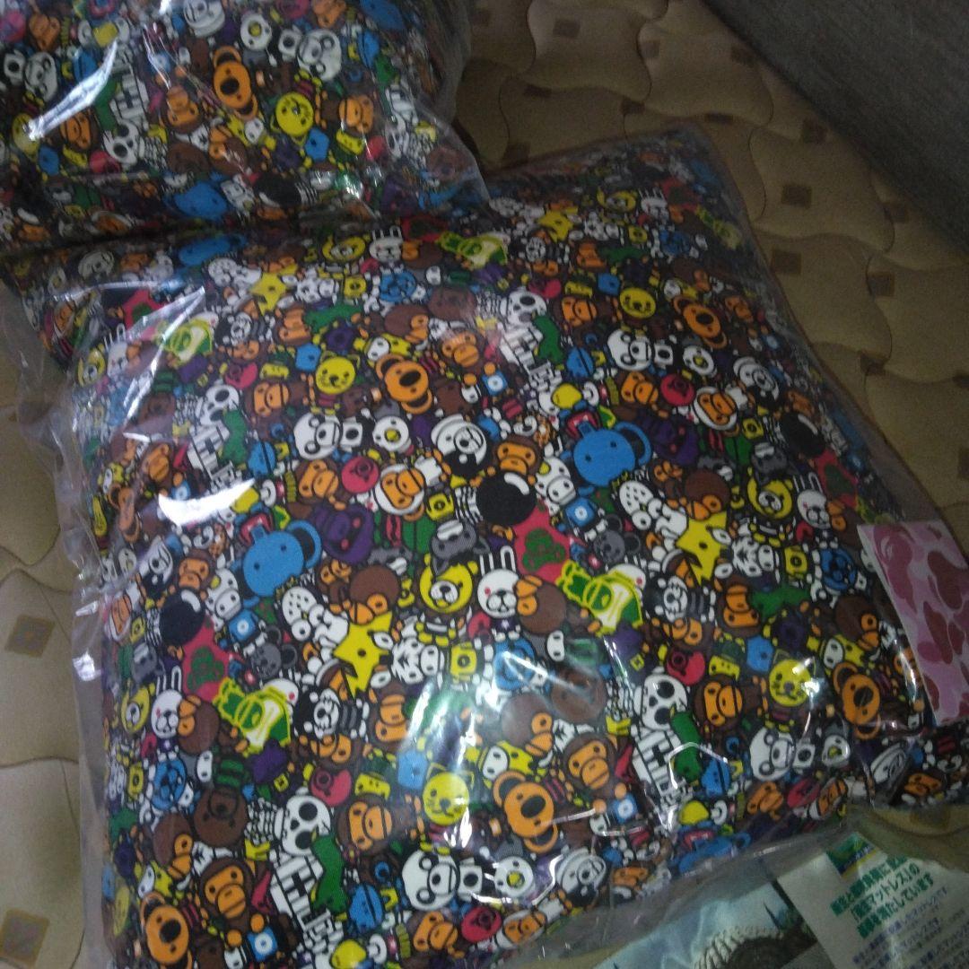 A BATHING APE　クッションセット