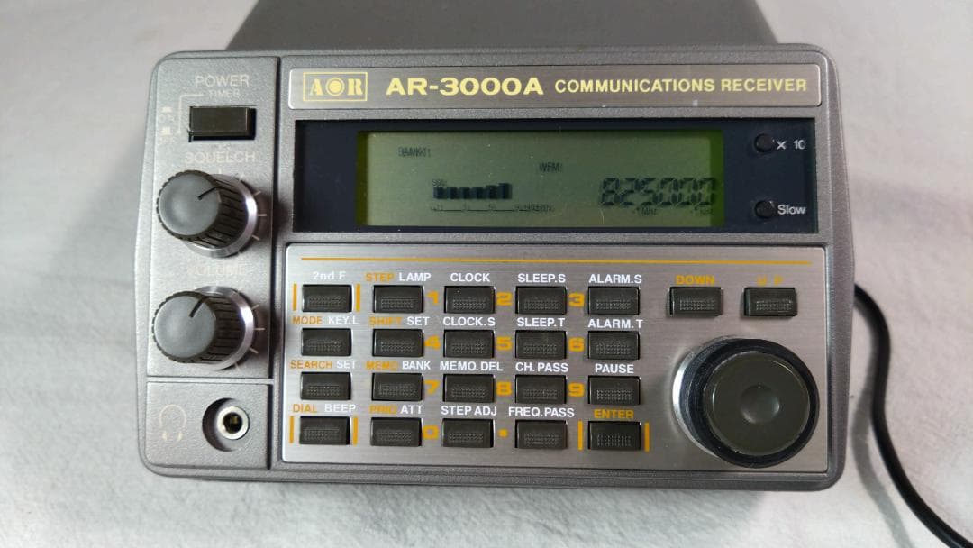 中古 AOR AR-3000A 広帯域受信機 内蔵電池交換 はんだ跡あり