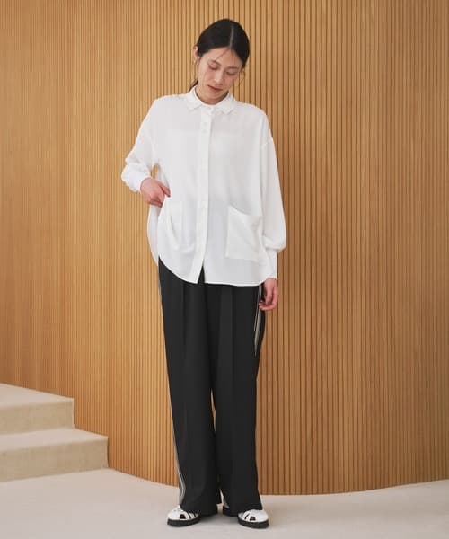 Audrey and John Wad 襟付き袖リブシャツ オフホワイト