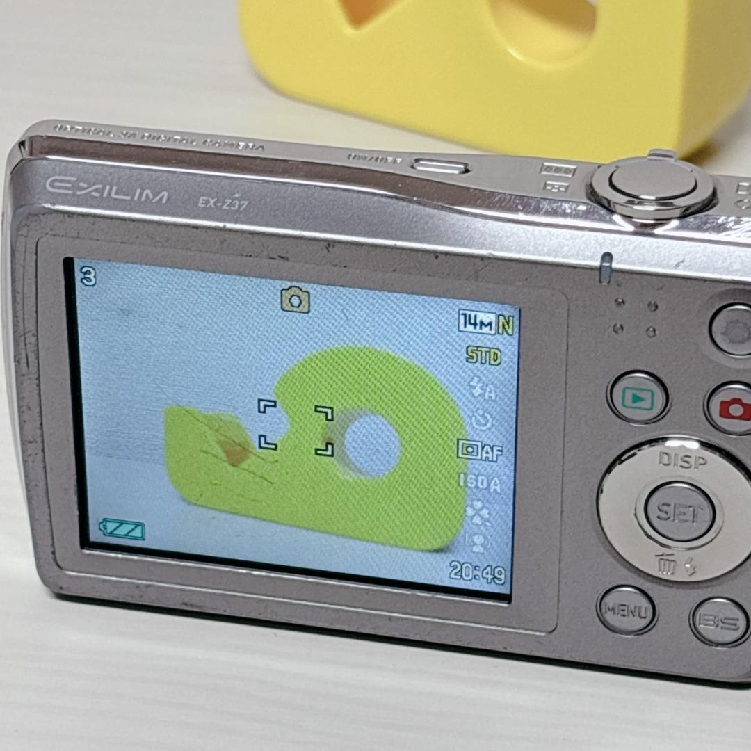 CASIO EX-Z37 14.1メガピクセル コンパクトデジタルカメラ