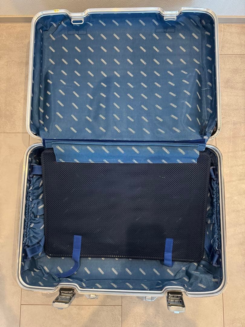 リモワ トパーズ 2輪 32L アルミスーツケース　青ロゴ　機内持込可