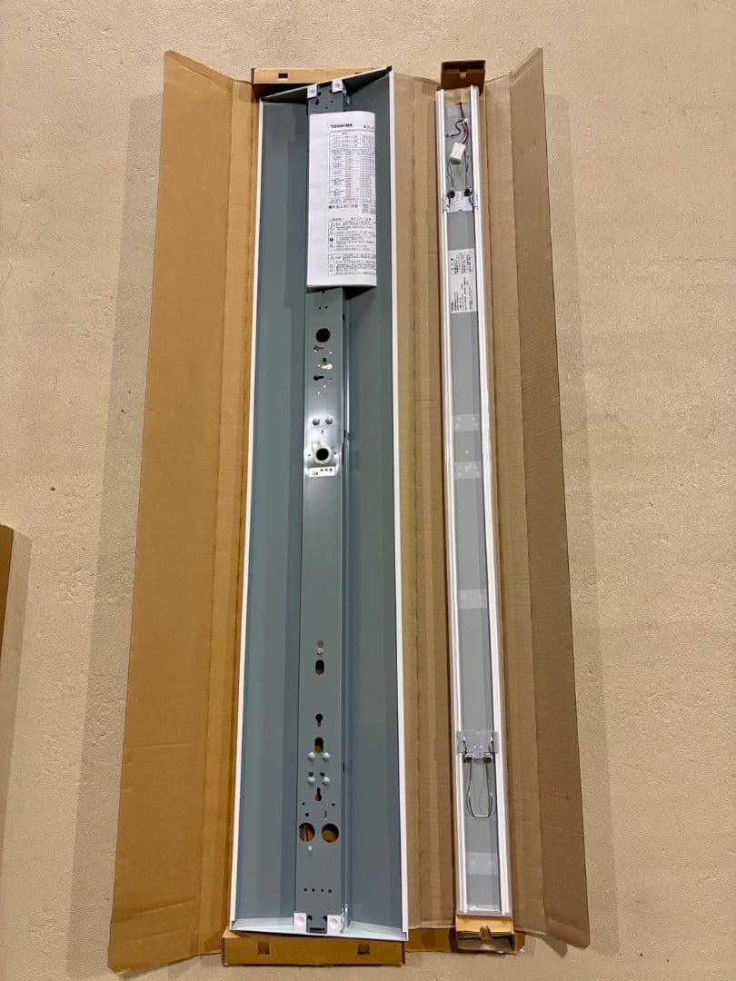 【新品】TOSHIBA LEDスタンダードLEET-42301-LS9 １セット