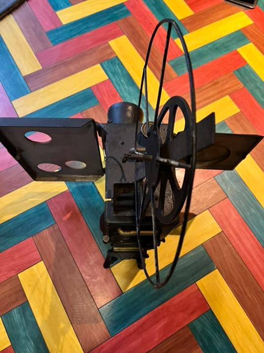 レトロ映写機　150万→50万