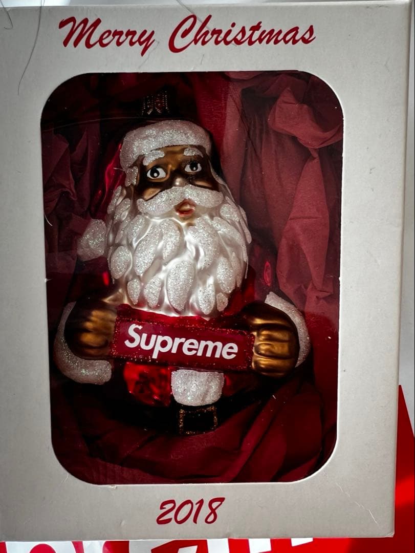 Supreme 2018 Holiday Figure サンタ