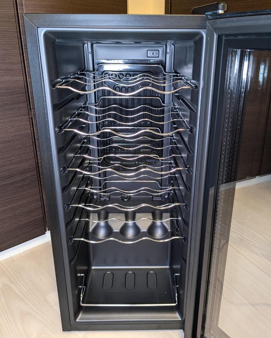 【処分特価】WIE ワインセラー 18本 コンプレッサー式 5～18℃