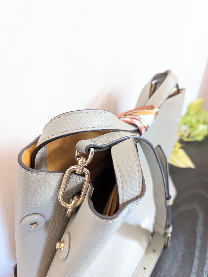 値下中　FURLA 2WAYバッグ 人気　プリムラシリーズ（＆ハンドルスカーフ）