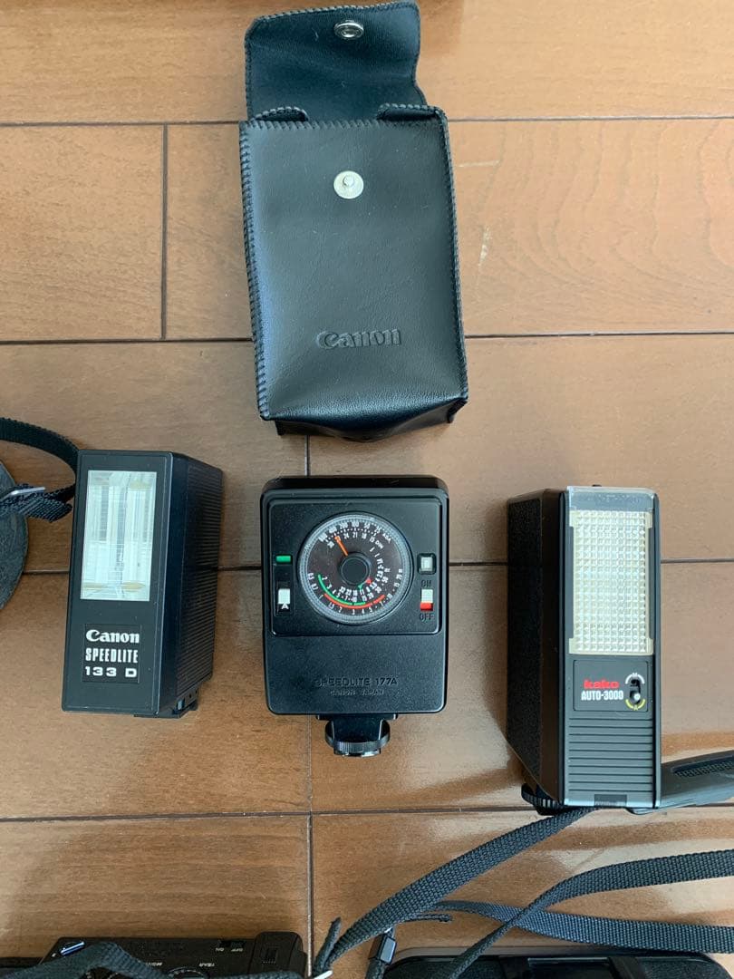 Canon AE-1 、A1一眼レフカメラ2台とレンズ、付属品多数セット