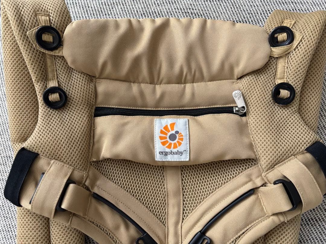 【美品】ergobaby OMNI360 ベージュ　ポーチ付