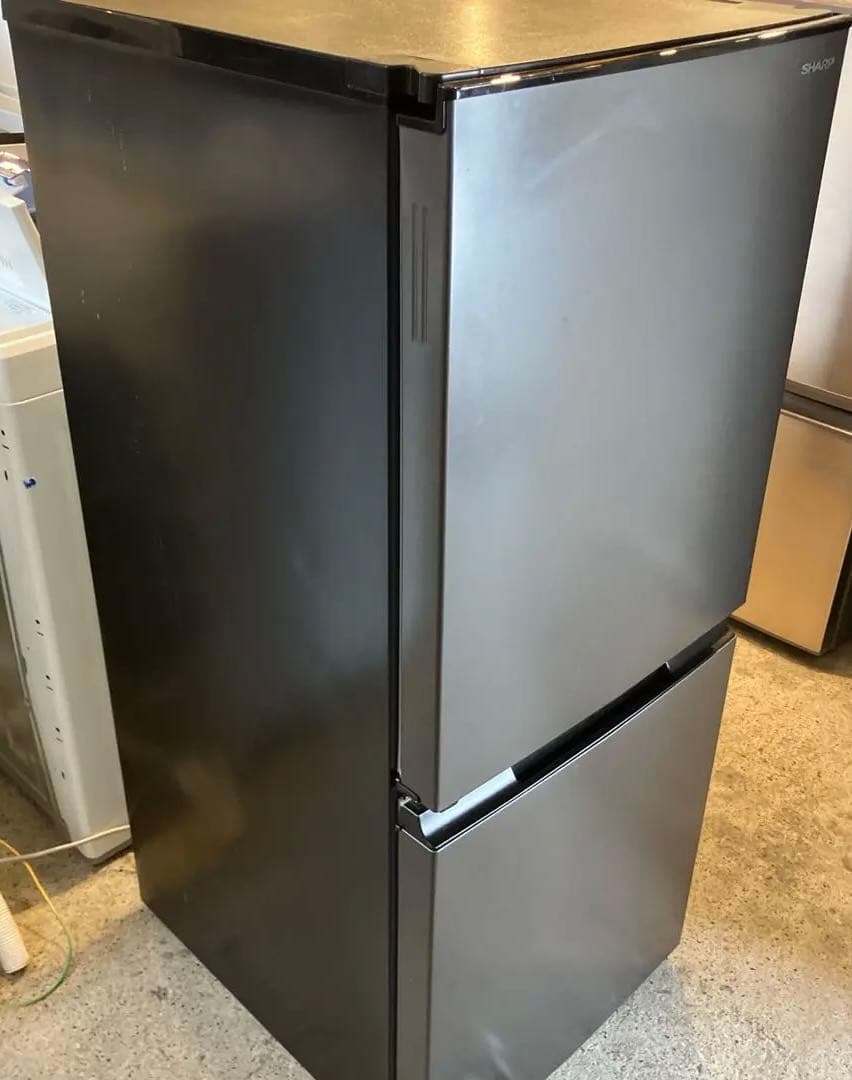 シャープ　SHARP 高年式2021年製 冷蔵庫152L 霜取り不要