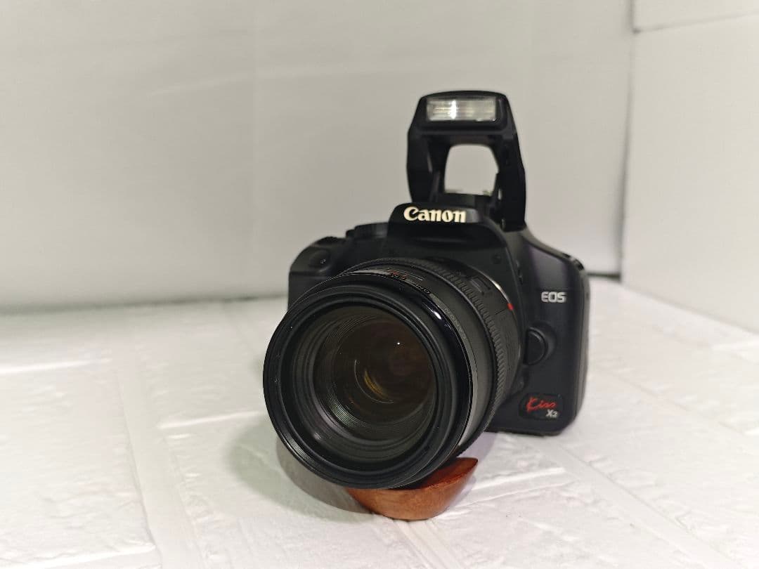 Canon EOS Kiss X2 デジタル一眼レフズ2本付き