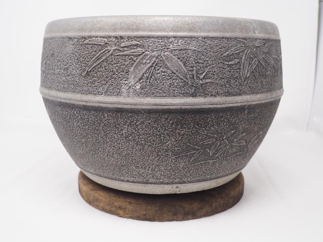 アルミ製　彫刻火鉢　台座付き　　大洋製　-SO
