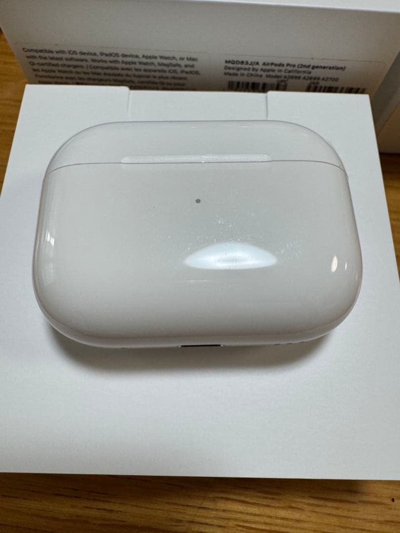【極美品】AirPods Pro 2 (Magsafe対応、ライトニング)