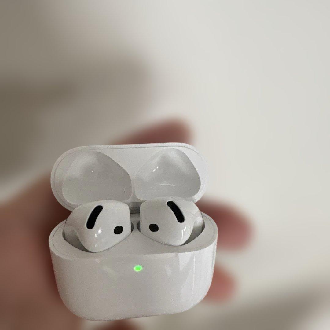 Apple AirPods 4 本体 USB-C充電ケース付き