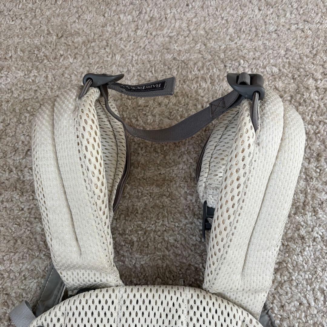 BABY BJORN ベビービョルン　美品　抱っこ紐　クリーム　ベージュ