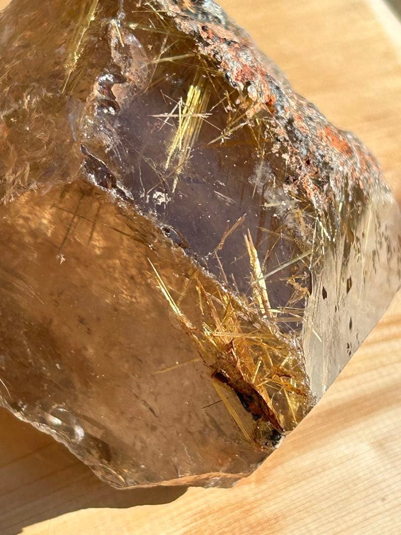 スモーキー太陽ルチルクォーツ天然石レインボー入　西に金運を