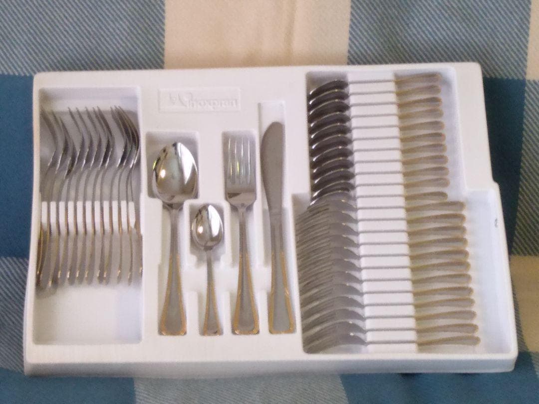 イタリア / 純金装飾カトラリー75本セット