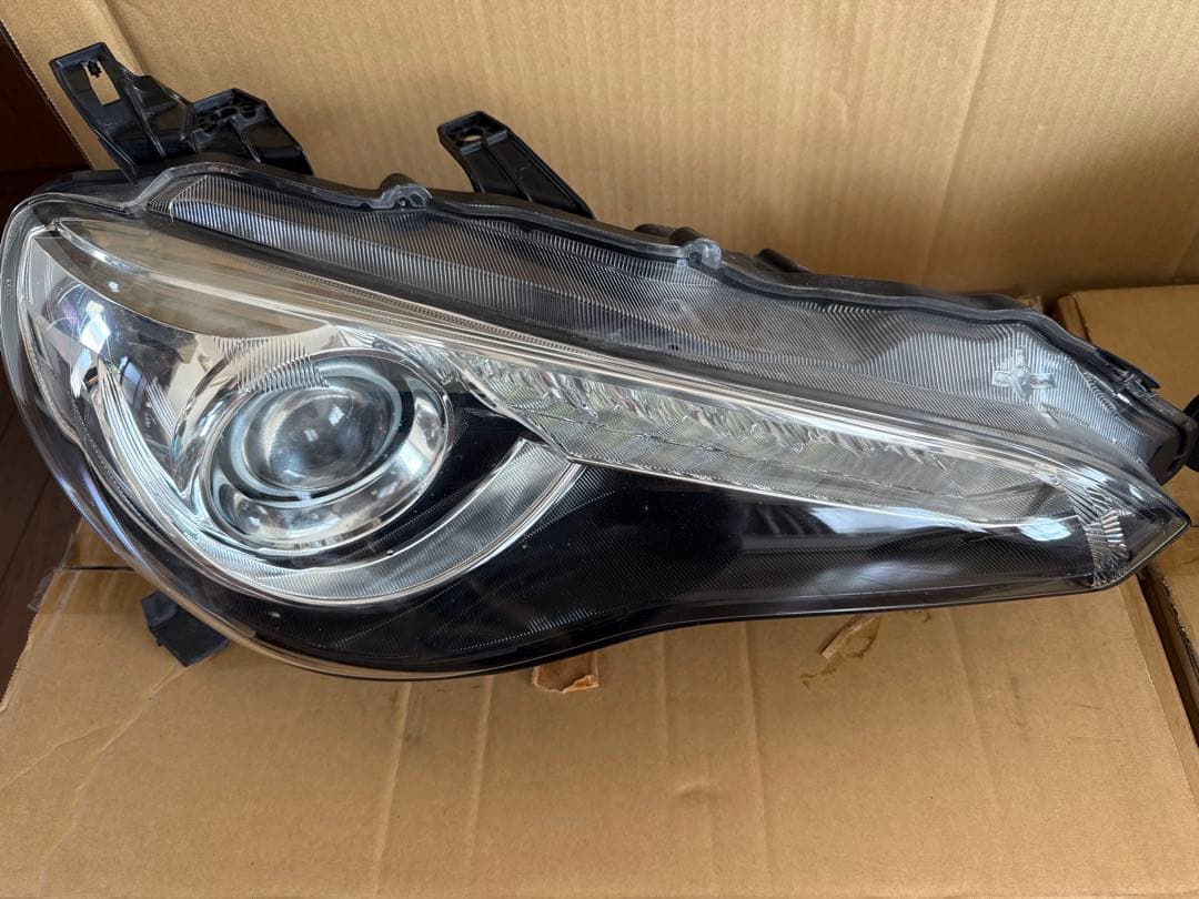 Y*9様 TOYOTA 86 ZN6 純正ヘッドライト