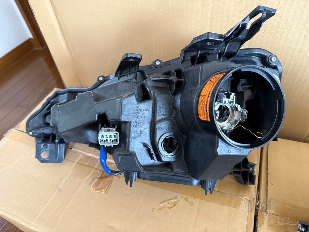 Y*9様 TOYOTA 86 ZN6 純正ヘッドライト