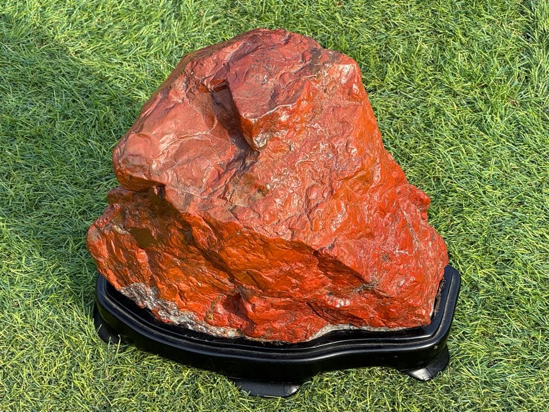 大型 佐渡 赤玉石 赤石 鑑賞石 水石 盆石 錦紅石 錦石天然石 黒色台座付き