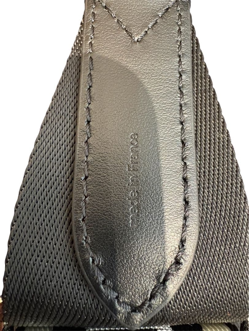 LOUIS VUITTON （ルイヴィトン）ショルダーストラップJ02496