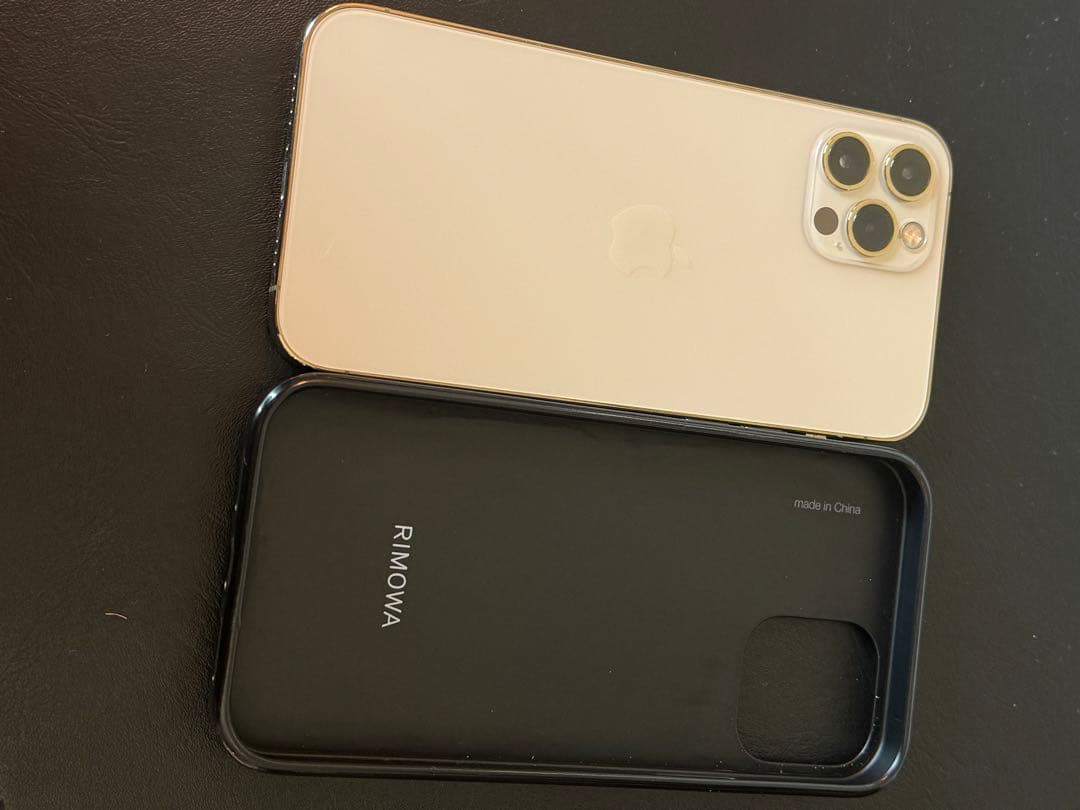 美品iPhone12pro 256GB本体 正規リモワケース付き