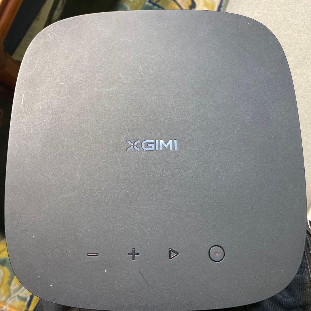 XGIMI HORIZON プロジェクター。スタンド付き