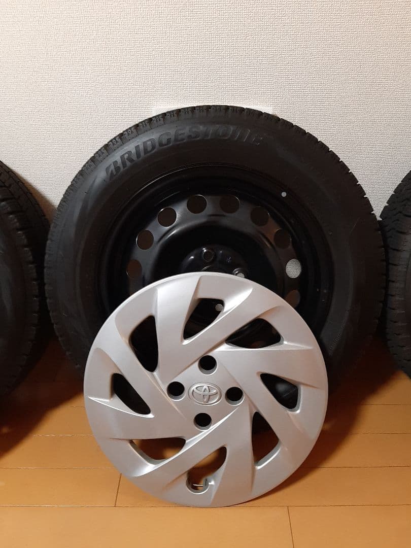 2023年製ブリジストン スタッドレス 175/65R15 4本 千葉近郊手渡可