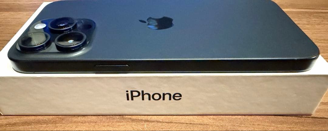 【美品】iPhone15 Pro Max（Apple）