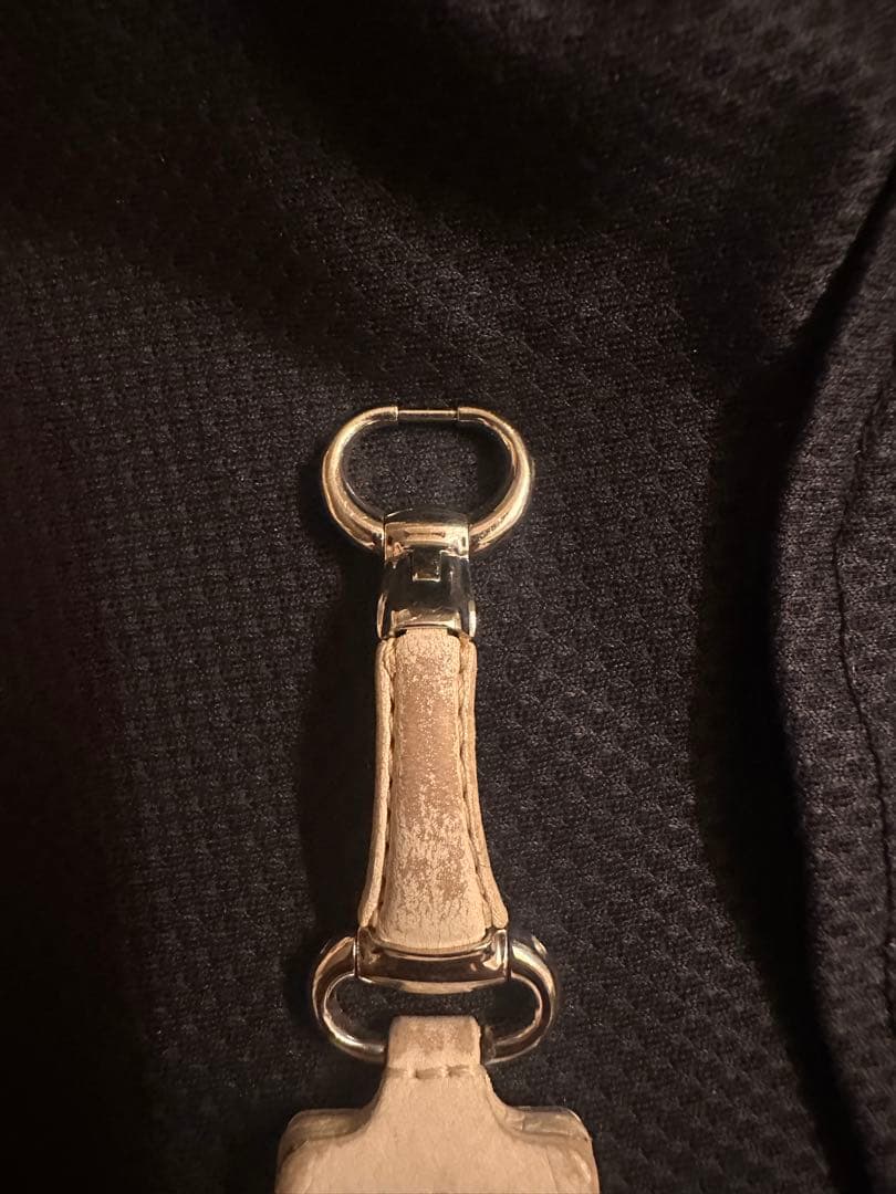 GUCCI ホワイトレザー スクエアフェイス時計