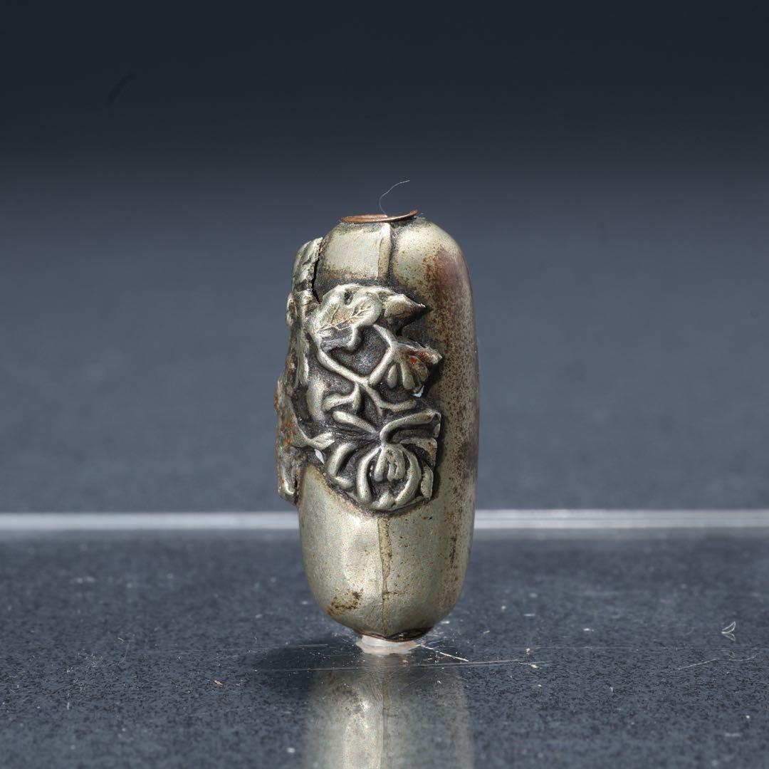 緒締め玉　花鳥　提げもの　管玉形　金属　R1649