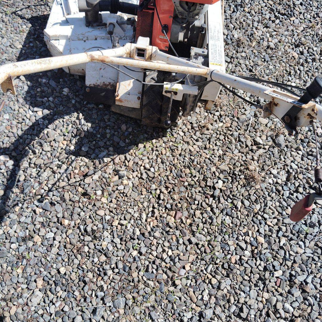 (岐阜)自走式 草刈機 クボタGC700 2WD ウイングモア 畔