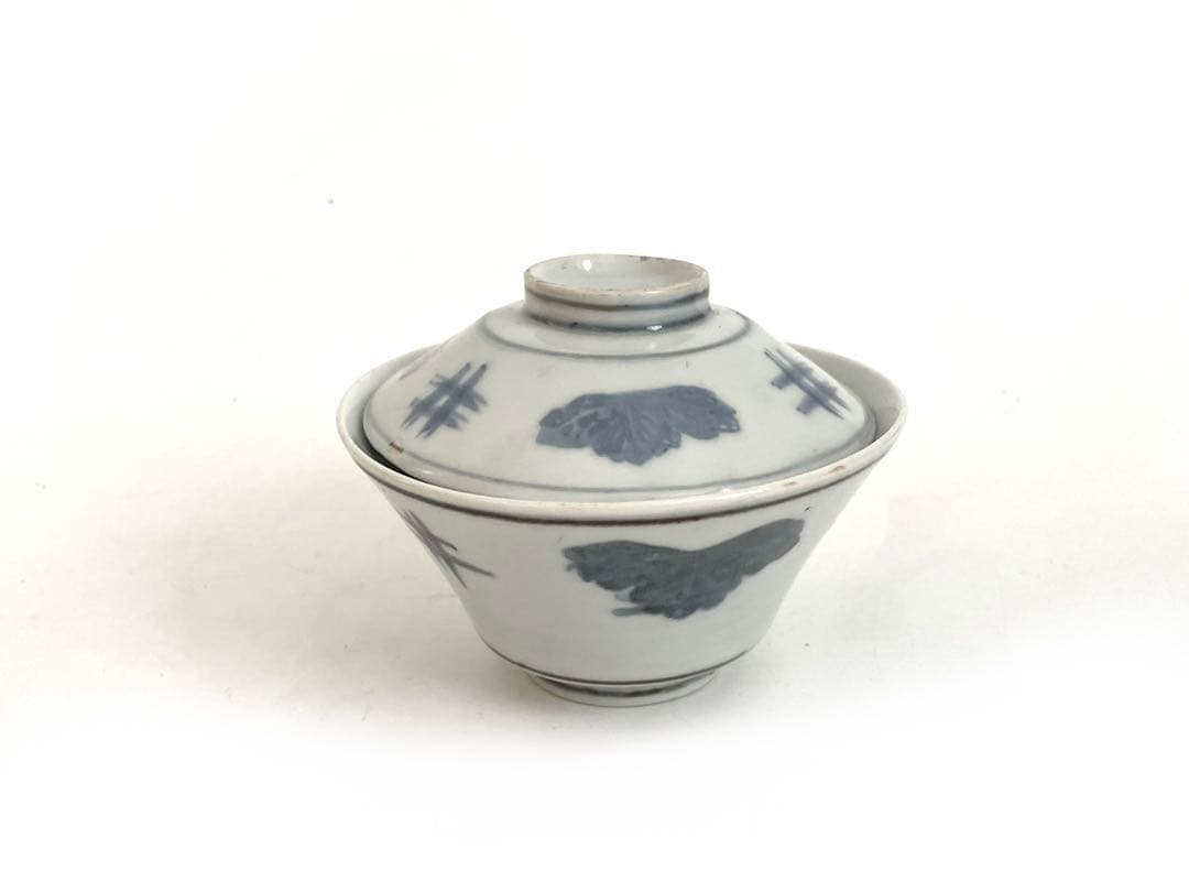 骨董　アンティーク　古伊万里　こんにゃく印判　井桁文様　蓋茶碗　初期伊万里　民藝