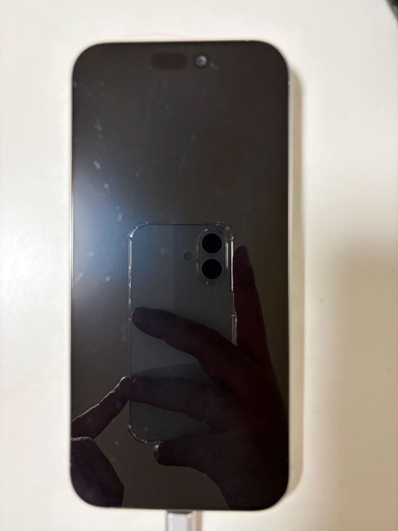 iphone16 pro max 背面割れ、画面キズ