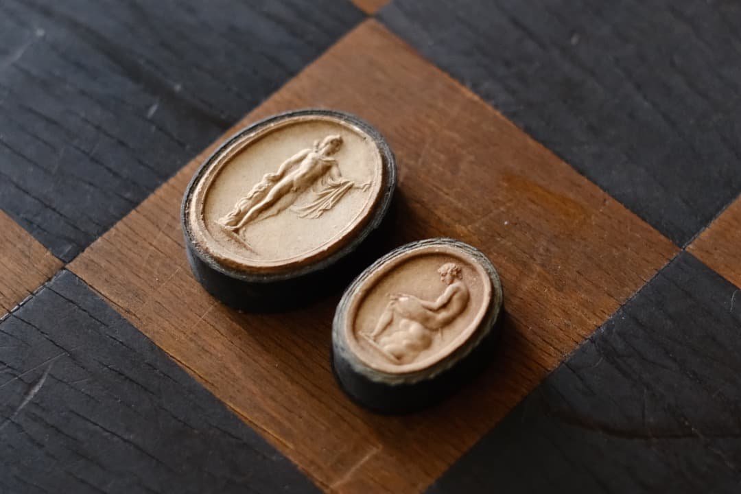 イギリスアンティーク｜ヘルメス、太陽神アポロン、スピナリオの石膏レリーフ