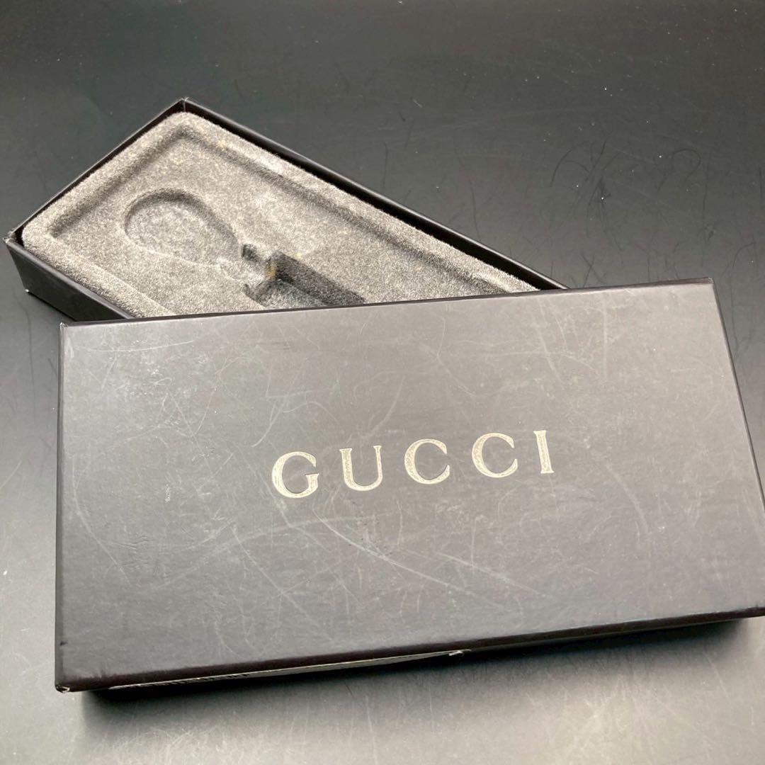 【美品】グッチ　キーリング　キーホルダー　ロゴ刻印　シルバー　カラビナ　箱付き