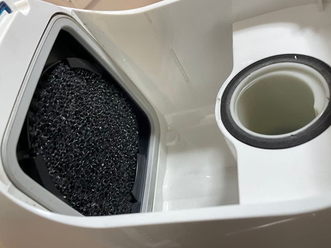 東芝TOSHIBA コンパクト多機能掃除機cafe用に買って数回のみ使用