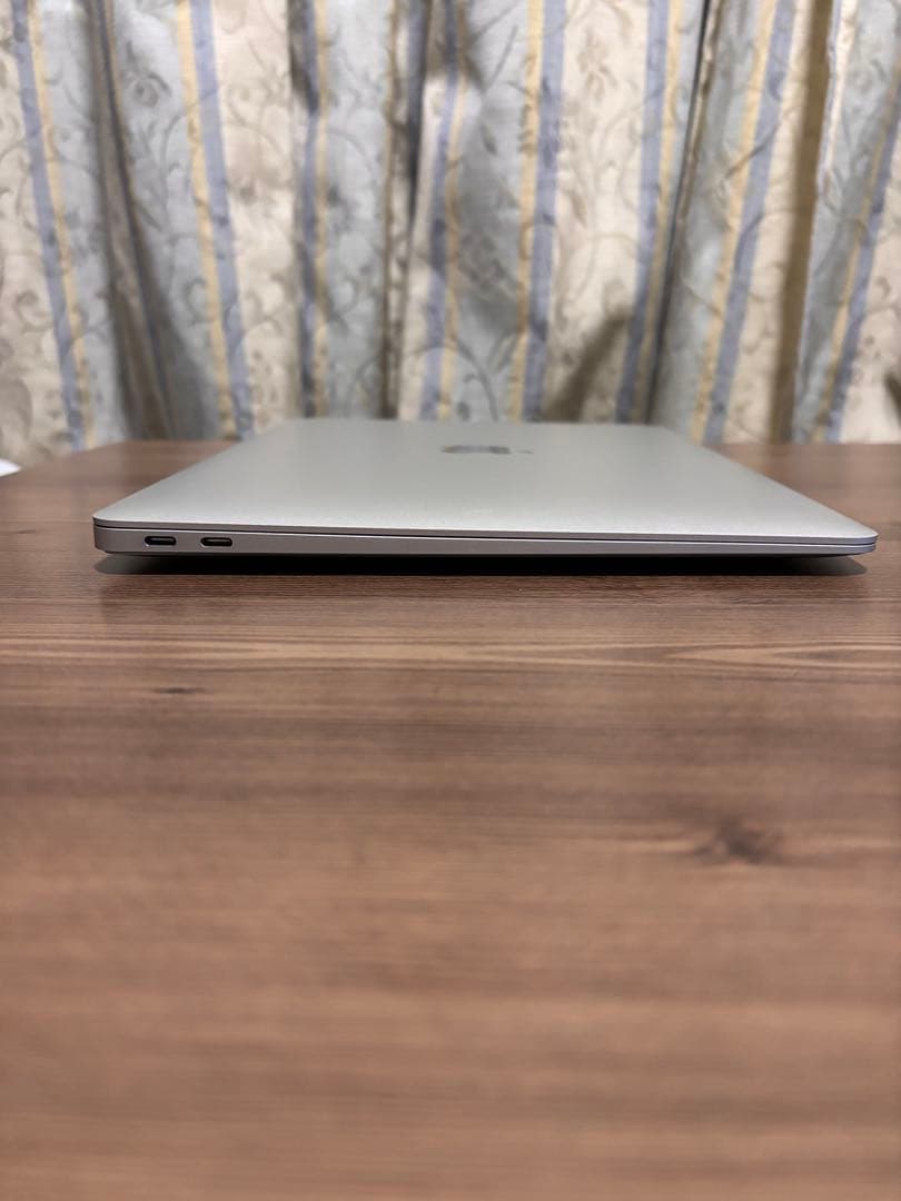 MacBook Air M1 8GB/256GB/シルバー/バッテリー92%