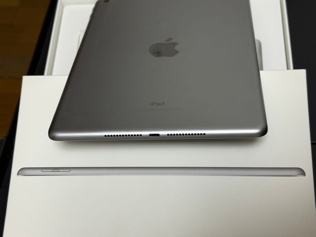 Apple iPad 第五世代 スペースグレー 本体