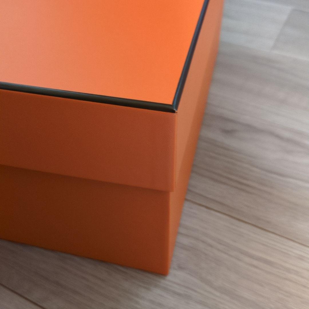 ②エルメス　カバン用大きな空箱とリボン