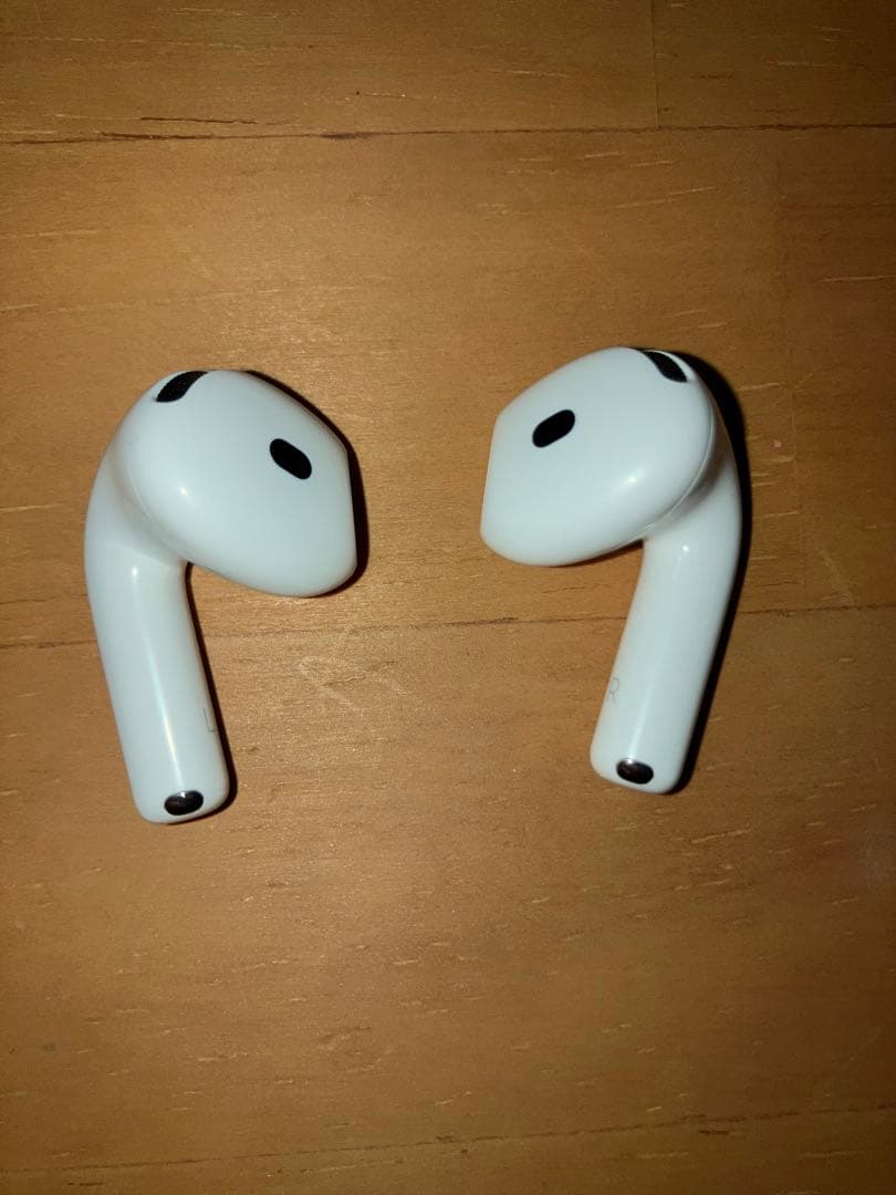 AirPods 4 (ANC) 2026年7月まで保証付Spigenケース込