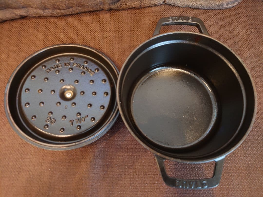 USED STAUB LA COCOTTE 両手鍋 20cm