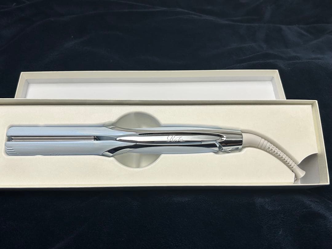 【新品未使用】ReFa ストレートアイロン プロ ホワイト　正規品【保証書付き】