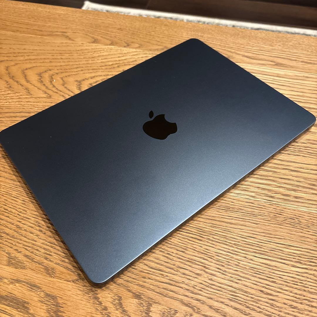 Apple MacBook Air (M2, 2022) 13.6インチ