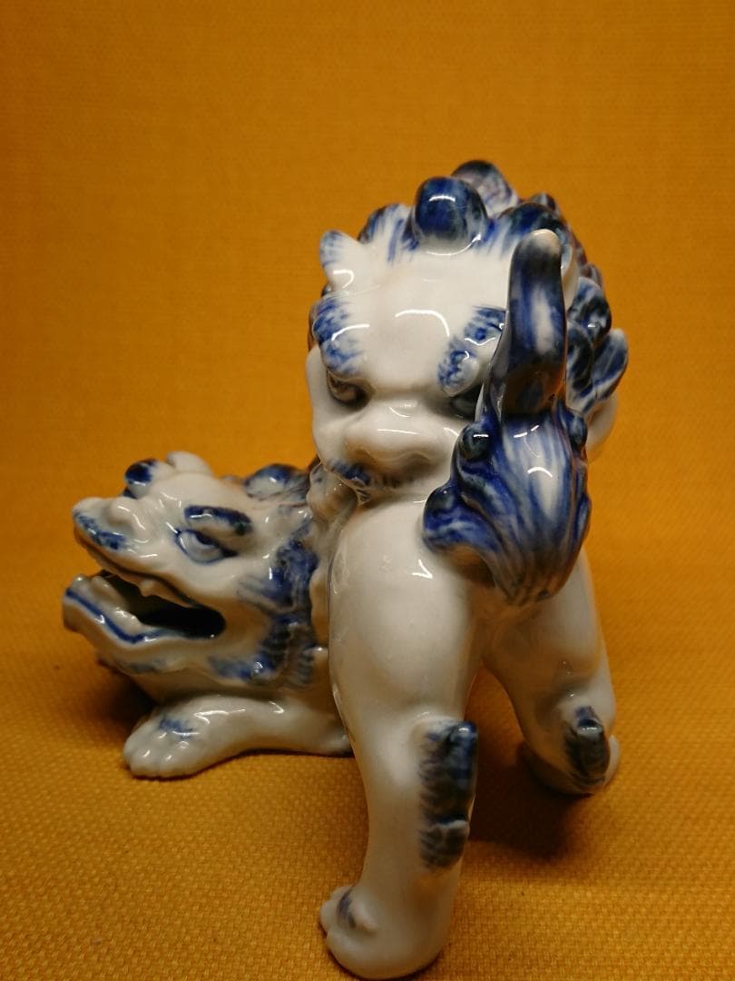【美品】獅子　戯れ獅子　染付　磁器　置物　インテリア　工芸品　美術品　A3360